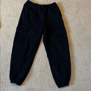 Aritzia sweatfleece mega cargo sweatpants in black
